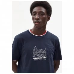 ARMEDANGELS - Jaames Our Laand - T-shirt 11 ARMEDANGELS - Jaames Our Laand - T-shirt -Vêtements outdoor Soldes Boutique armedangels jaames our laand t shirt detail 4